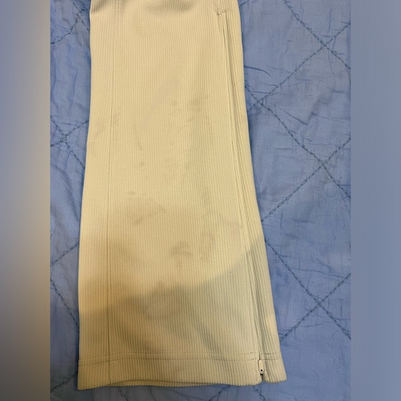 (0)Lululemon flare leggings - Picture 4 of 7